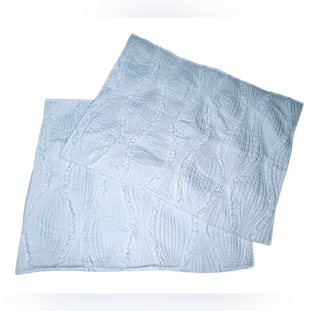 White Quilted Bedspread Set - Classic Ruffled Design - Picture 2 of 6